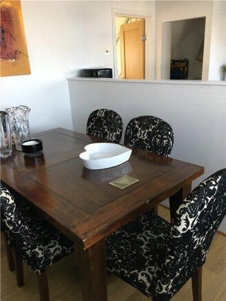 3 bed Terraced for sale Image 9