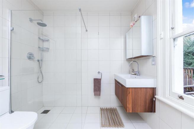 Sales Hammersmith Agate Road 26 - Bathroom 1 (2).j