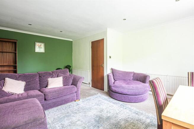 2 bed Flat for sale Image 4