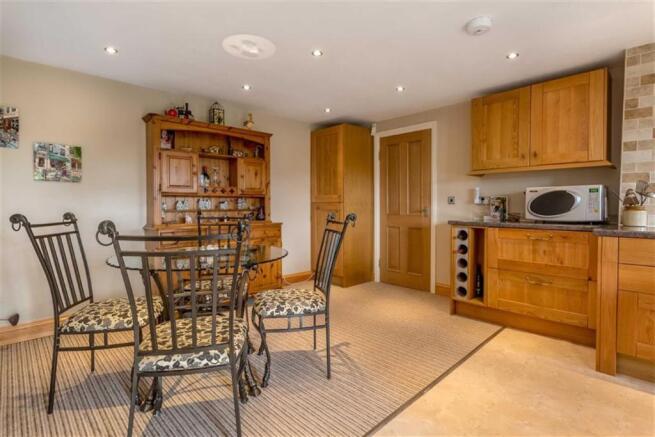 Dining kitchen