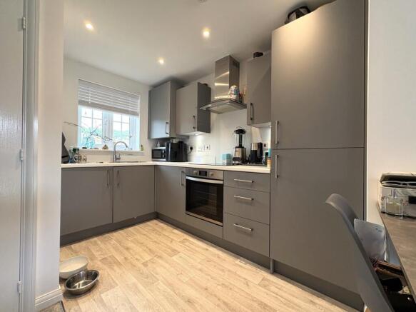 Heron Crescent , Seaton, Devon, EX12 photo 4