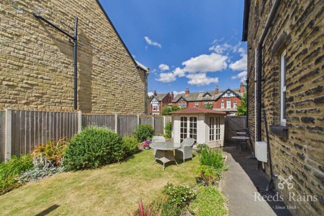 2 bed Apartment for sale Image 6
