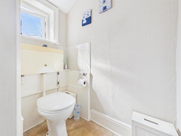 3 bed Semi-Detached for sale Image 8