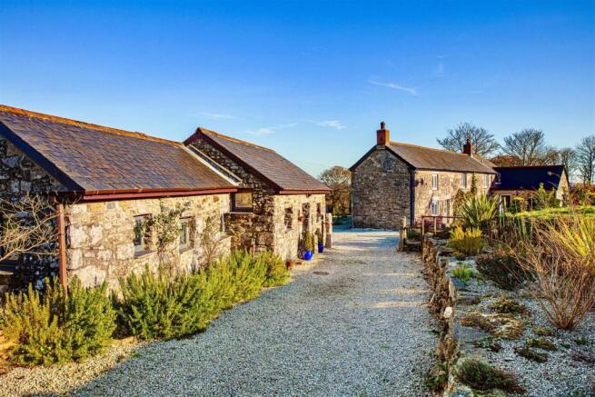 Charlies Barn