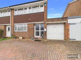 9, Woodmere Close, Reading RG6 5QU