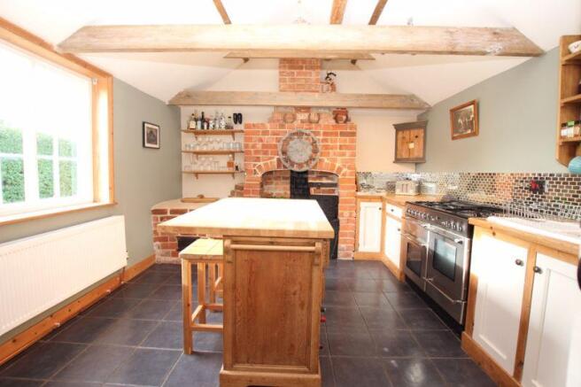 Kitchen photo 1