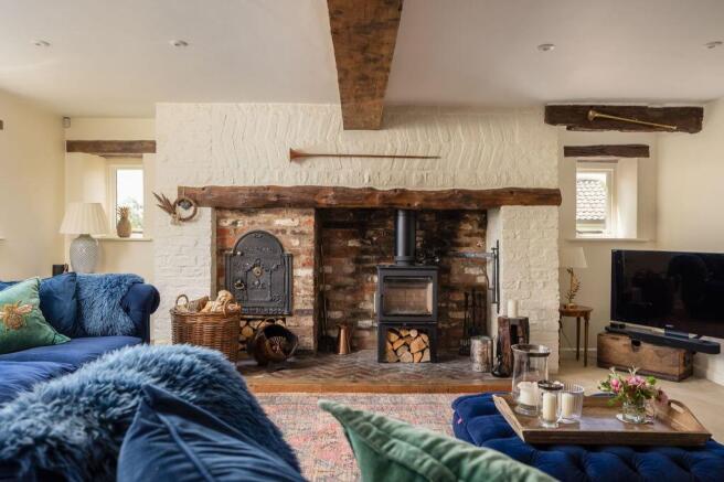 5 bed Detached for sale Image 6