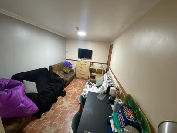 7 bedroom End Terrace for sale