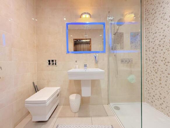 3 bed Semi-Detached for sale Image 12