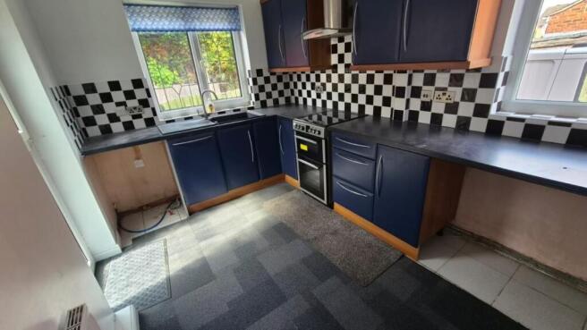 3 bed Terraced to rent Image 5