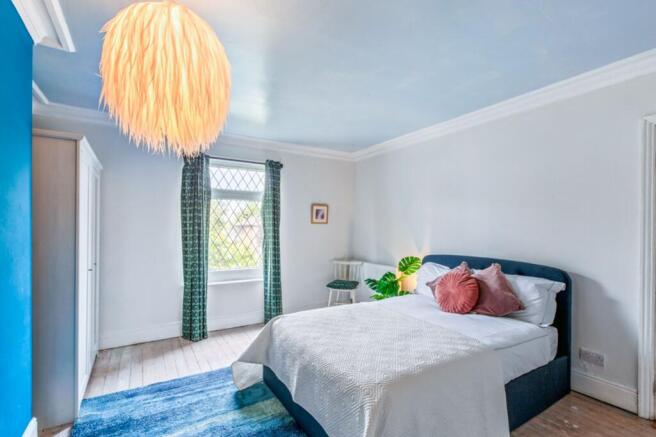 5 bed Terraced for sale Image 11