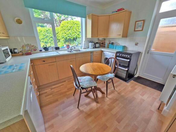 Ravensbourne Avenue, Shoreham-by-Sea photo 4