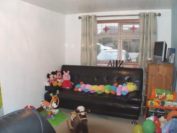 SITTING/BEDROOM4
