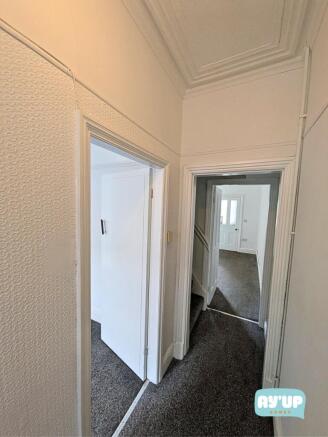 3 bed Terraced to rent Image 4
