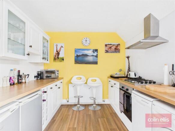2 bed Flat for sale Image 4