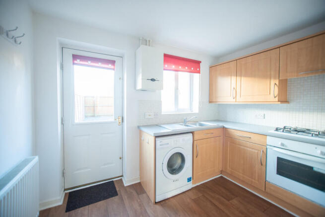 2 bed Semi-Detached to rent Image 4