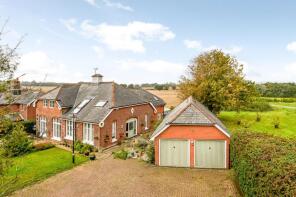 The Old Pump House, Hinxhill, Wye TN25 5NT