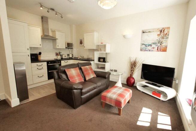 2 bed Apartment for sale Image 6