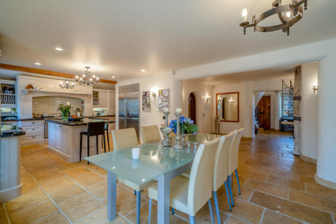Kitchen/Breakfast