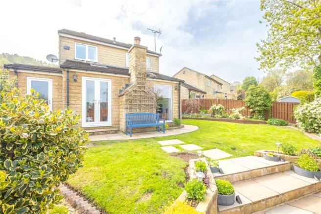 4 bed Detached for sale Image 4
