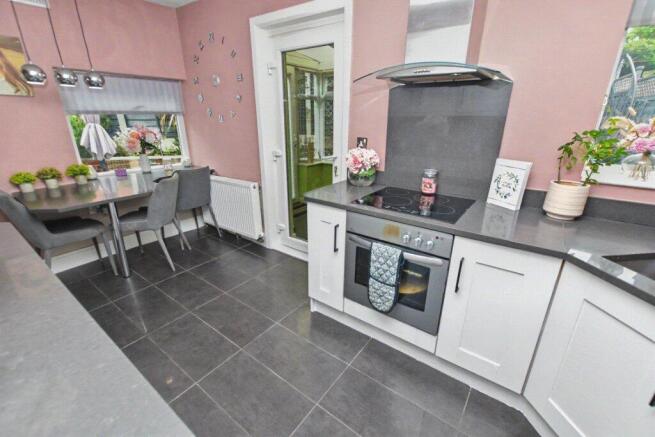 2 bed Semi-Detached for sale Image 12