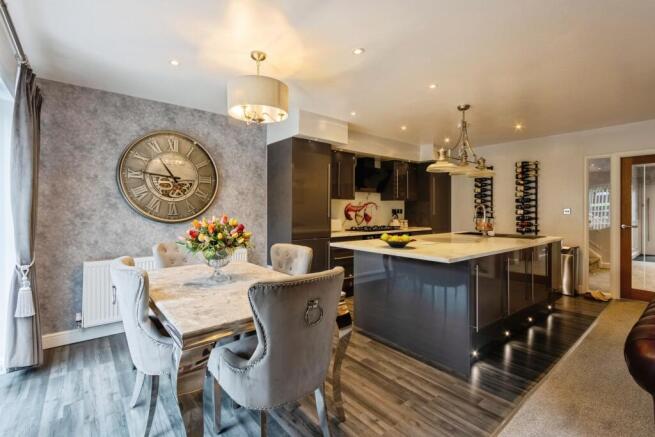 4 bed Mews for sale Image 11