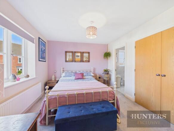 4 bed Detached for sale Image 12