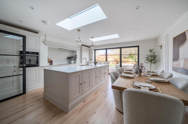 1381093-18-6915b7...