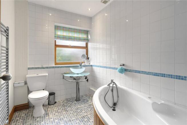 3 bed Semi-Detached for sale Image 9