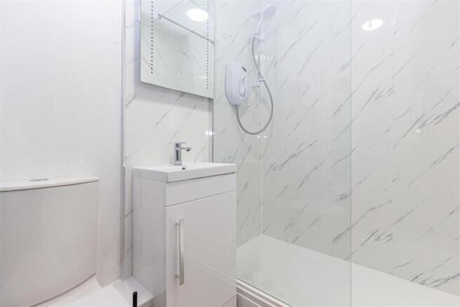Otter-Bathroom2-.jpg