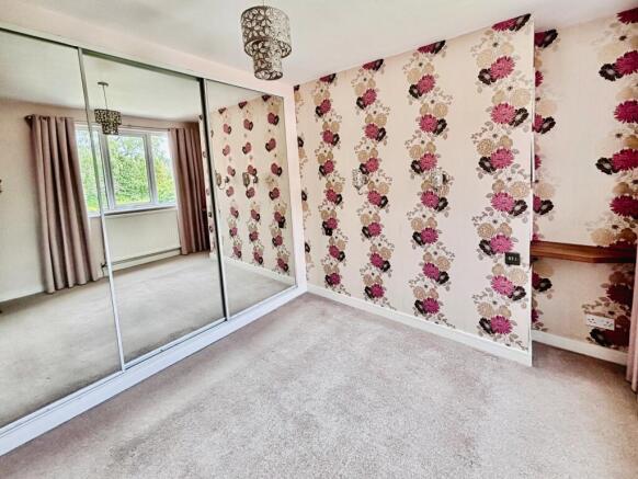 3 bed Terraced for sale Image 8