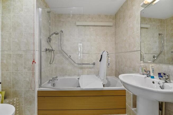 Bathroom.jpg