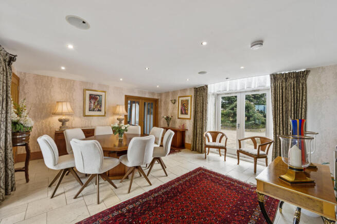 4 bed Detached for sale Image 11