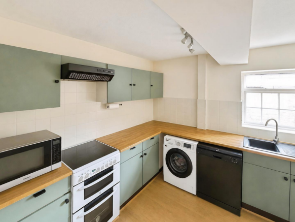 3 bed Apartment for sale Image 5