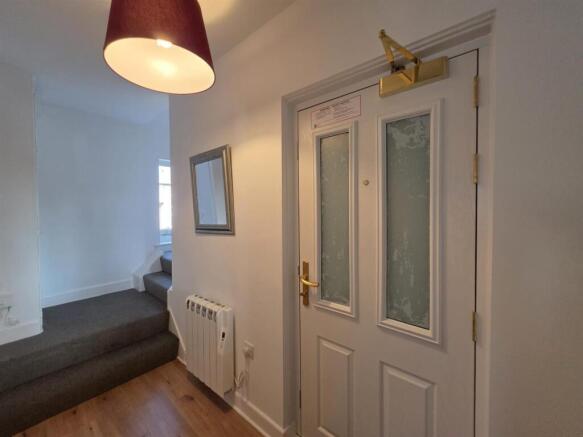 2 bed Flat for sale Image 11
