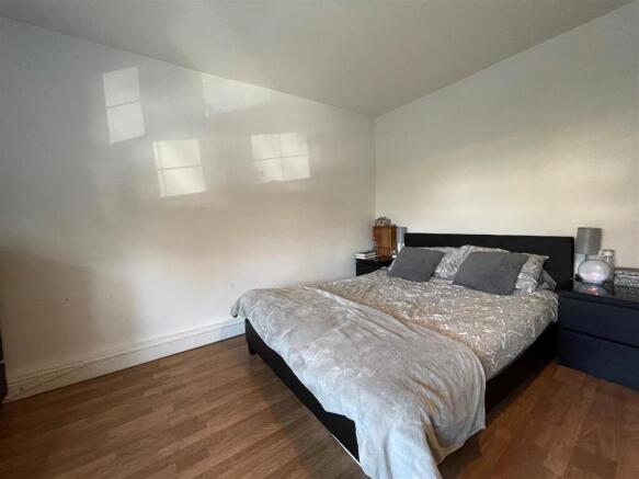 2 bed Terraced for sale Image 9