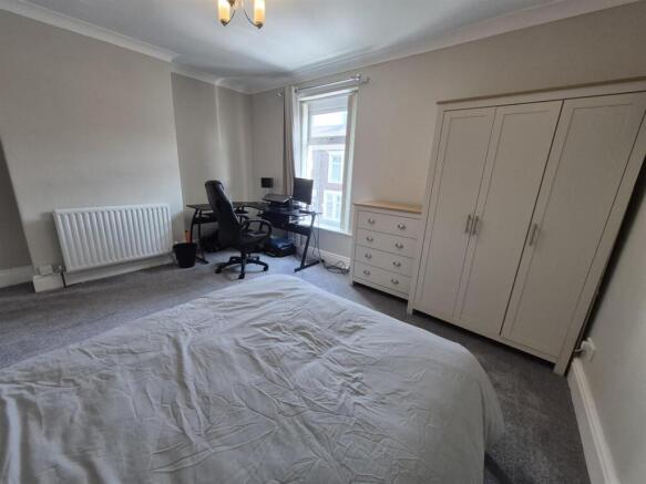BEDROOM 2