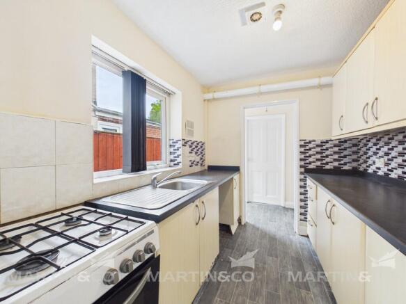 3 bed Terraced to rent Image 4