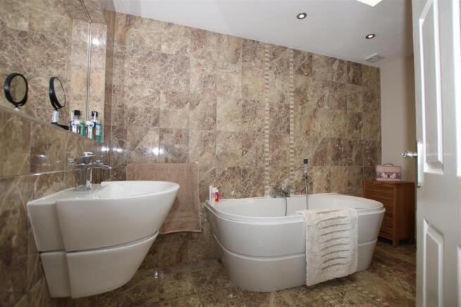 En Suite Bathroom
