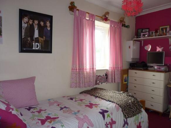 BEDROOM 2