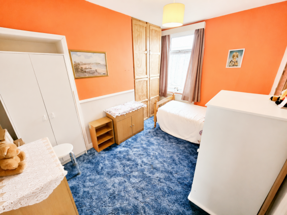 3 bed Terraced for sale Image 9