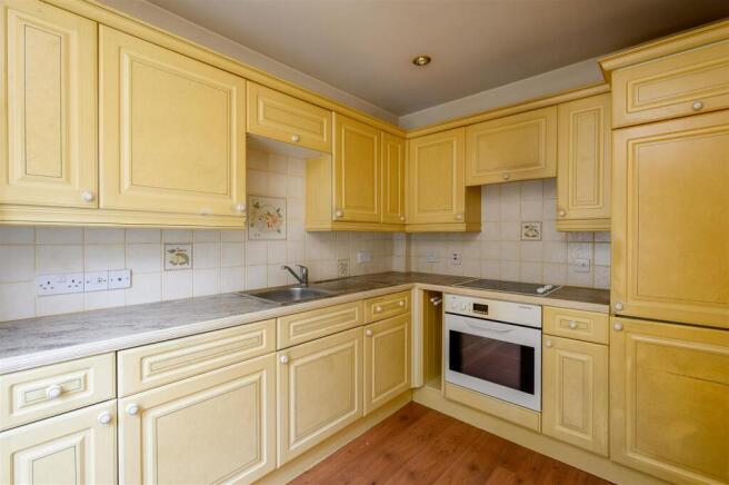 3 bed Terraced for sale Image 4