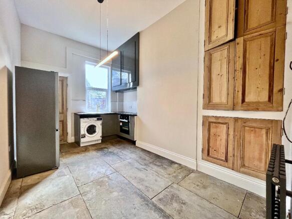 2 bed Apartment to rent Image 7