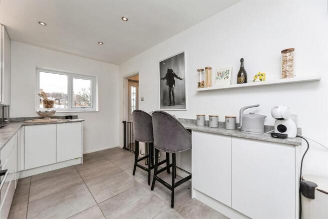 3 bed Semi-Detached for sale Image 7