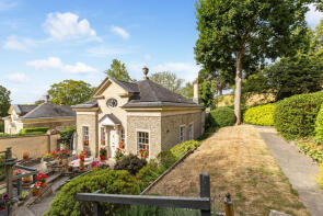 Beaufort Lodge, Cavendish Road, Lansdown, Bath BA1 2UD