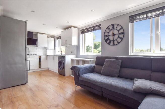 2 bed Maisonette for sale Image 5