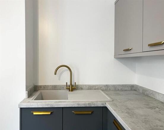 Kitchen 2.jpg