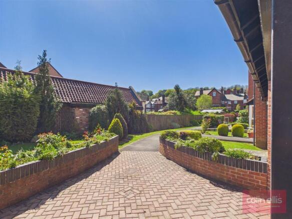 1 bed Semi-Detached Bungalow for sale Image 9