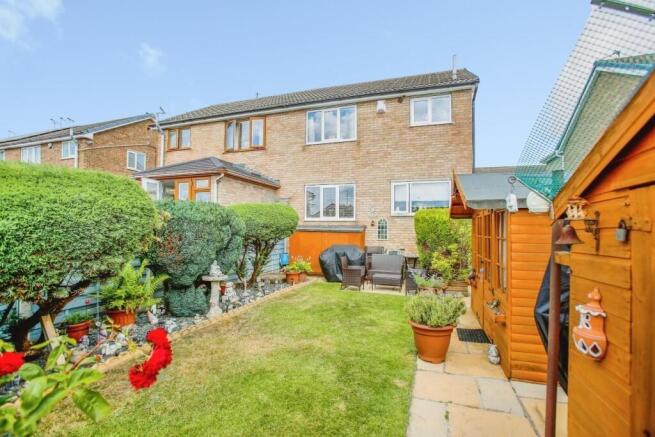 3 bed Semi-Detached for sale Image 9