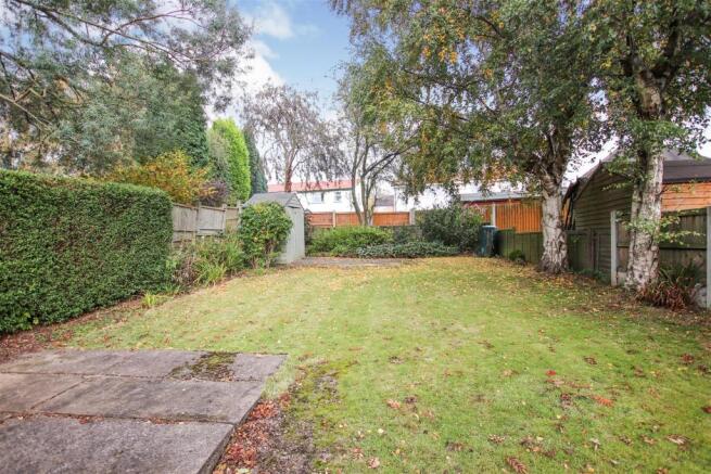 ENCLOSED REAR GARDEN